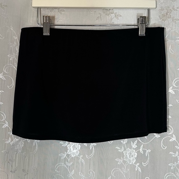 Lovers + Friends Revolve Layla Black Mini Skort Size Medium NWT - Picture 3 of 11